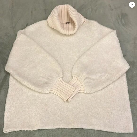 NWOT Free People Milo Pullover Turtleneck Sweater in white cream small - Picture 2 of 2